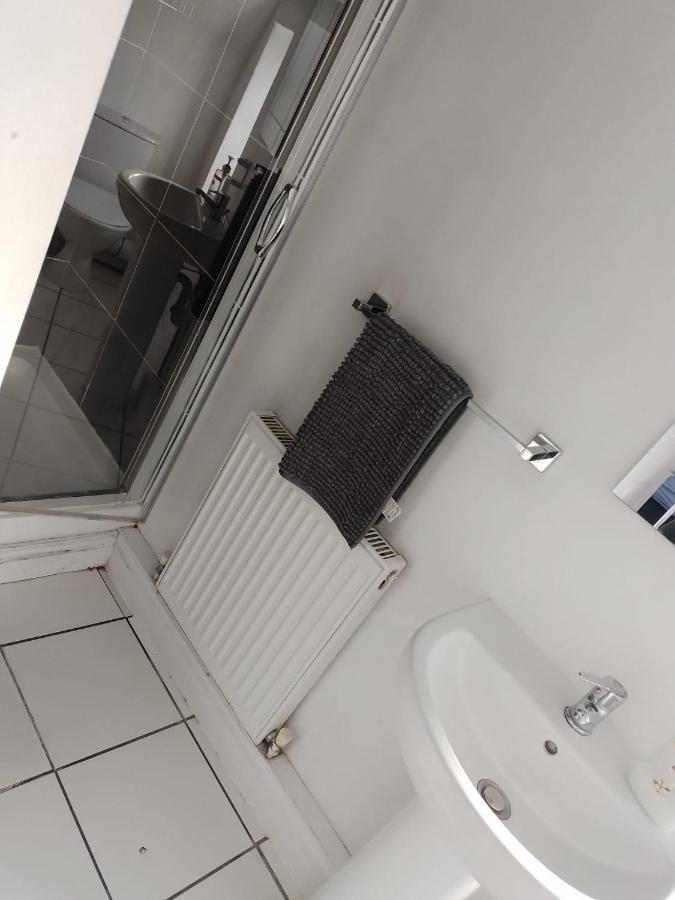 En Suite Room With Kitchen Facilities Nottingham Eksteriør billede